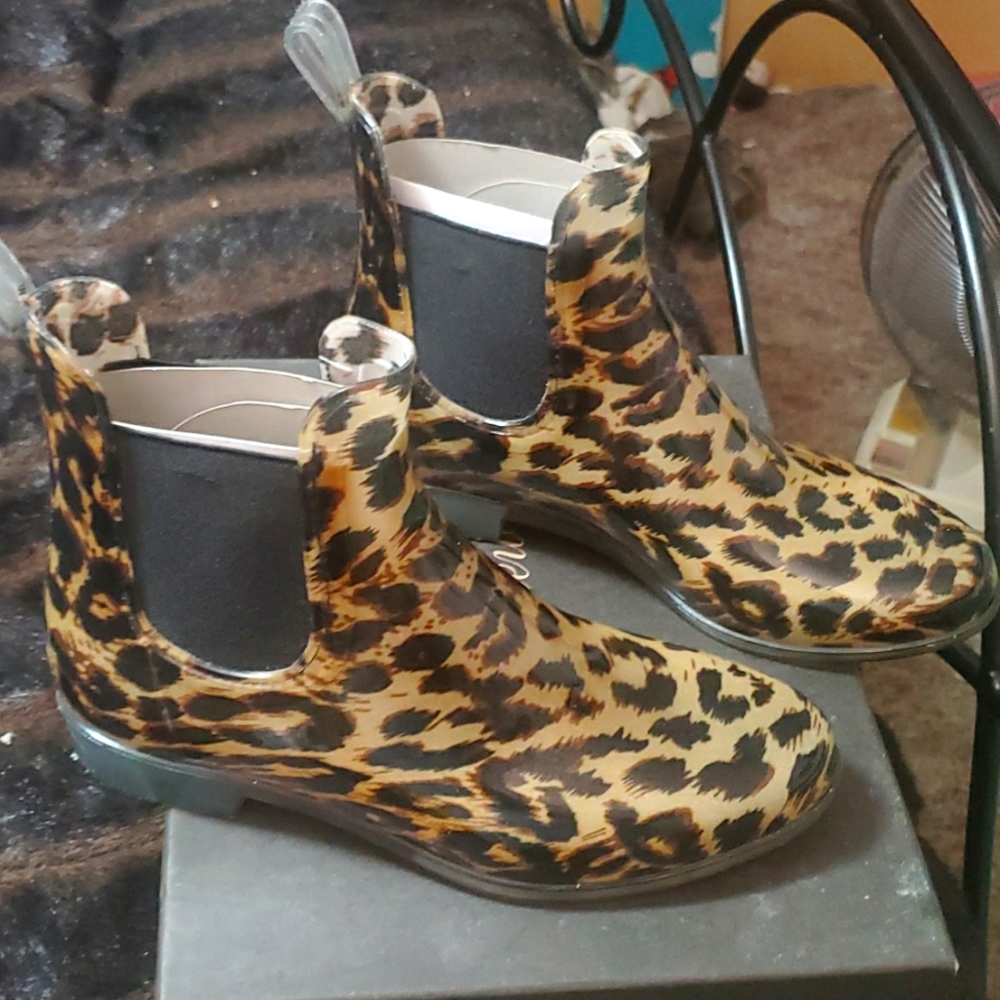 NWT- JCREW Chelsea Leopard Rain Boots